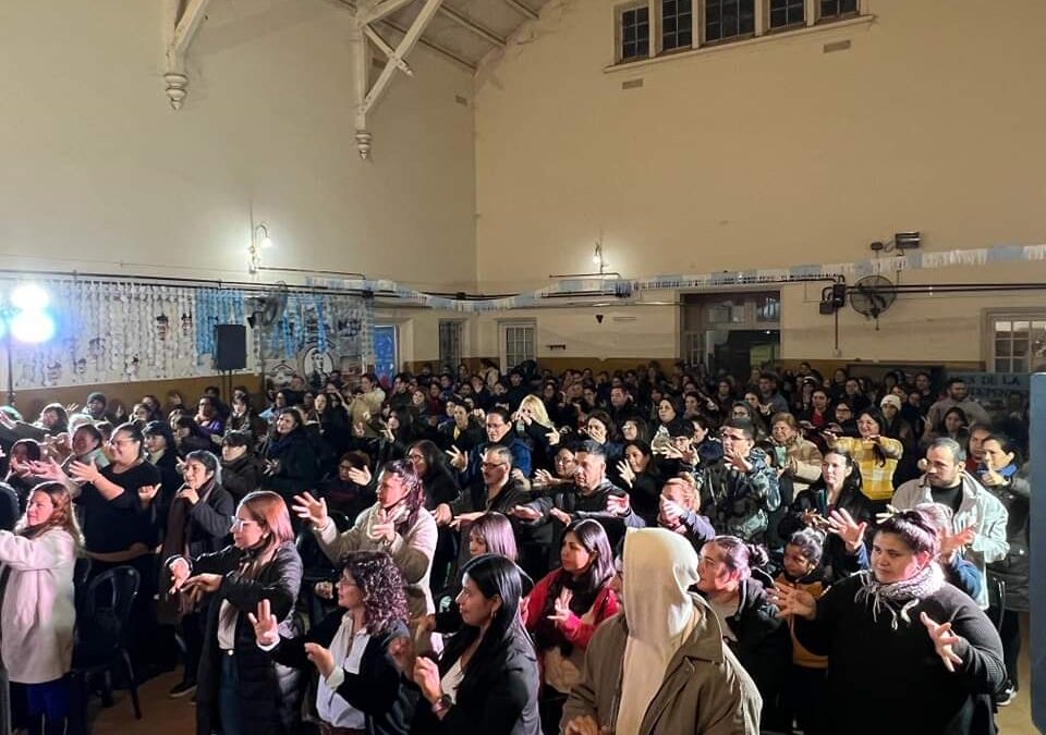 Más de 300 inscritos inició el Curso de Lengua de Señas Argentina