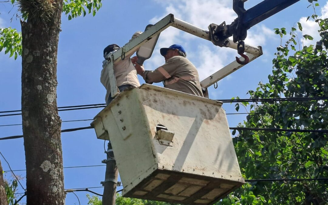 El municipio continúa con el recambio de luces led en la localidad