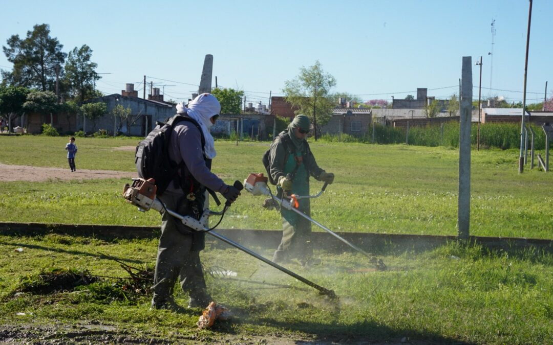 Barranqueras refuerza el mantenimiento urbano en la zona sur
