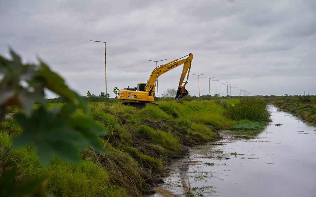 La Comisión Estratégica de Emergencia Municipal avanza con la limpieza integral del canal Mosconi