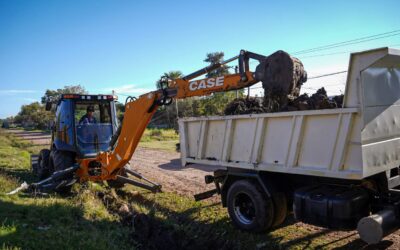 EL MUNICIPIO INTENSIFICA TRABAJOS DE LIMPIEZA Y DRENAJE EN EL BARRIO UCAL