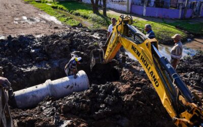 El Municipio de Barranqueras continúa interviniendo con trabajos de limpieza de desagües para prevenir anegamientos