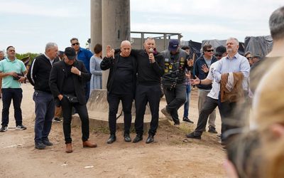 PASTORES DE LA COMUNIDAD ACOMPAÑARON Y BRINDARON APOYO ESPIRITUAL A FAMILIAS EVACUADAS EN LA ZONA DEL TERRAPLÉN