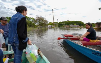 ANTE LA CRECIDA DEL RÍO PARANÁ, EL MUNICIPIO INTENSIFICA LA ASISTENCIA A LAS FAMILIAS RIBEREÑAS